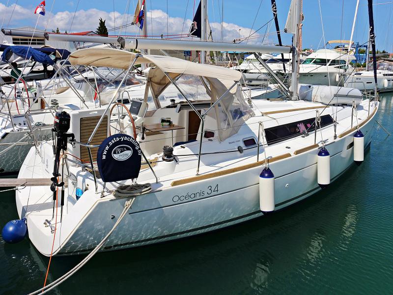 Book yachts online - sailboat - OCEANIS 34 - BEBA - rent