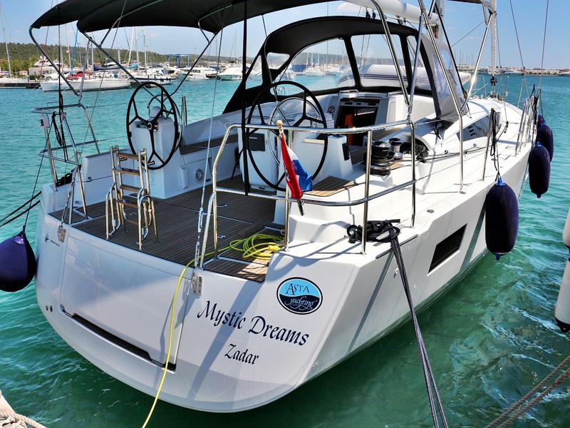 Book yachts online - sailboat - JEANNEAU 54 BT - MYSTIC DREAMS - rent