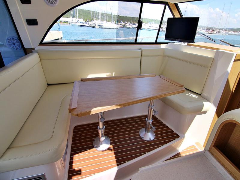 Book yachts online - motorboat - ADRIANA 44 BT (18) - ANAIS - rent