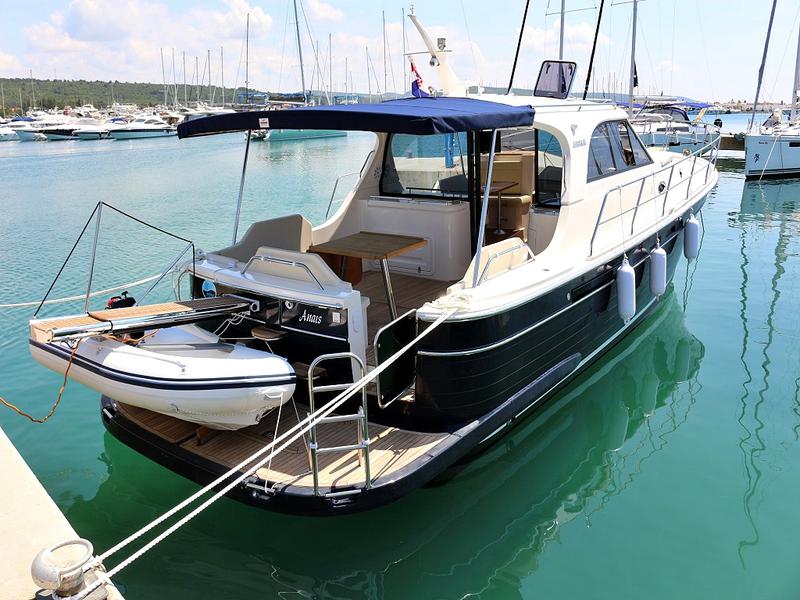 Book yachts online - motorboat - ADRIANA 44 BT (18) - ANAIS - rent