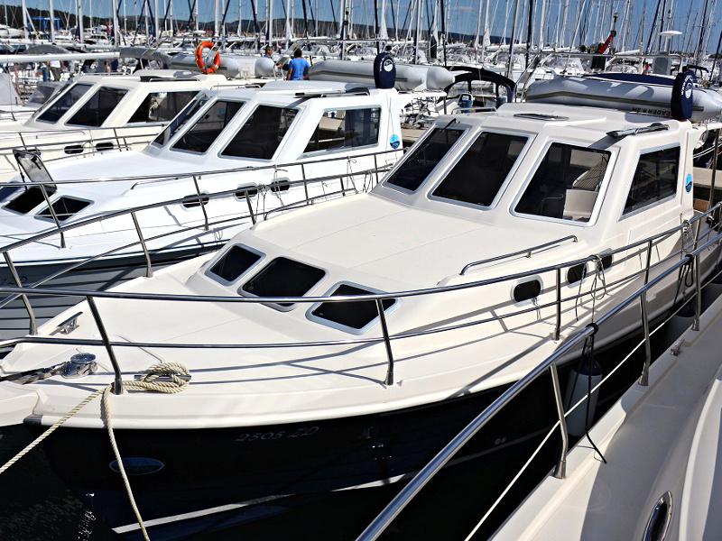 Book yachts online - motorboat - ADRIA 1002V  BT (12) - LAVSA - rent
