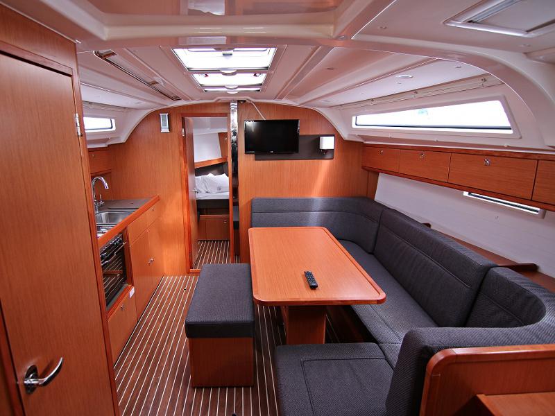 Book yachts online - sailboat - BAVARIA C 41 BT - FEDERICA - rent