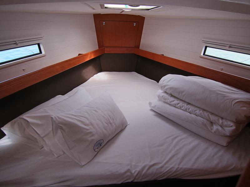 Book yachts online - sailboat - BAVARIA C 41 BT - FEDERICA - rent