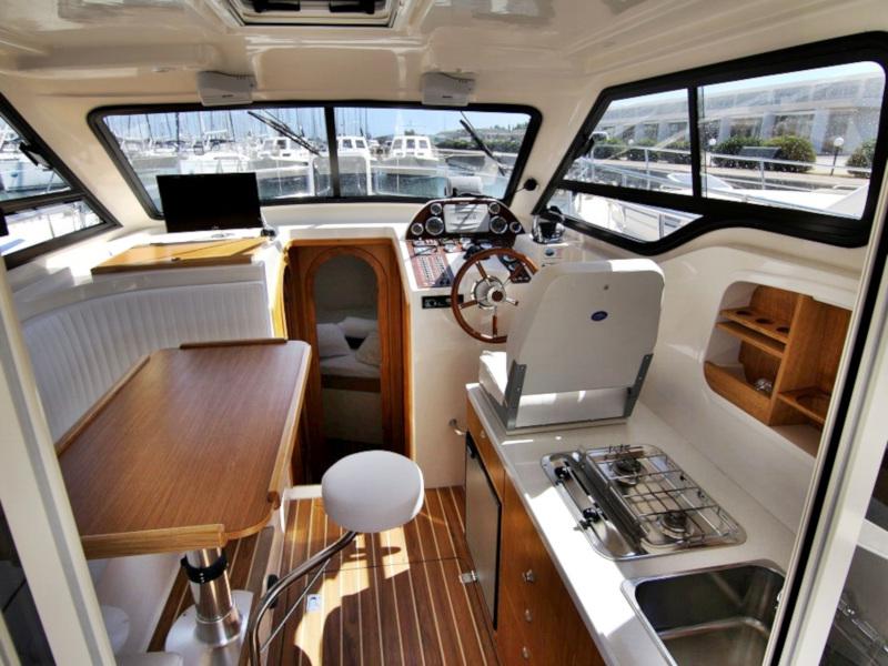 Book yachts online - motorboat - VEKTOR 950 BT (16) - RAVA - rent
