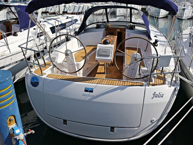 Book yachts online - sailboat - BAVARIA C 37 BT - JULIA - rent