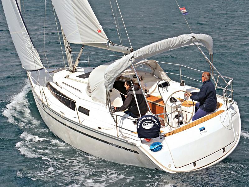 Book yachts online - sailboat - BAVARIA C 33 - CHIARA - rent