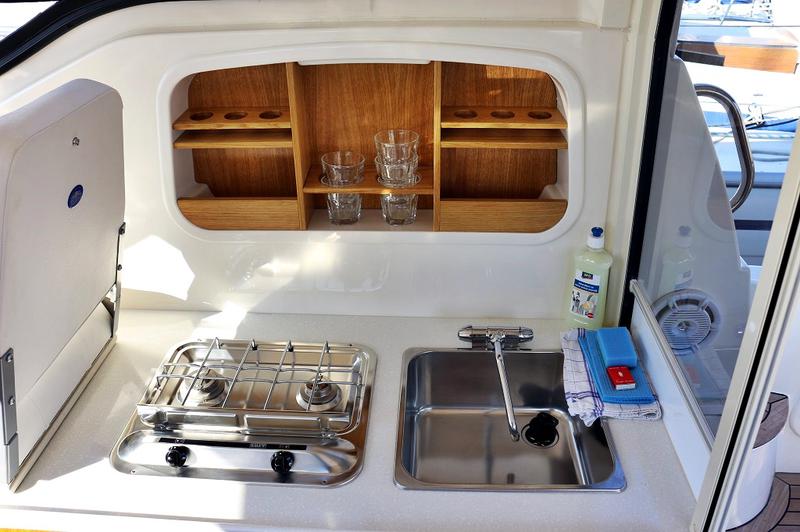 Book yachts online - motorboat - VEKTOR 950 BT (15) - BAVA - rent