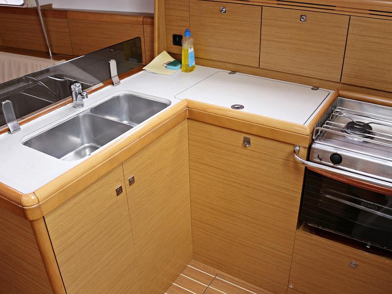 Book yachts online - sailboat - SUN ODYSSEY 36i - SEDNA - rent