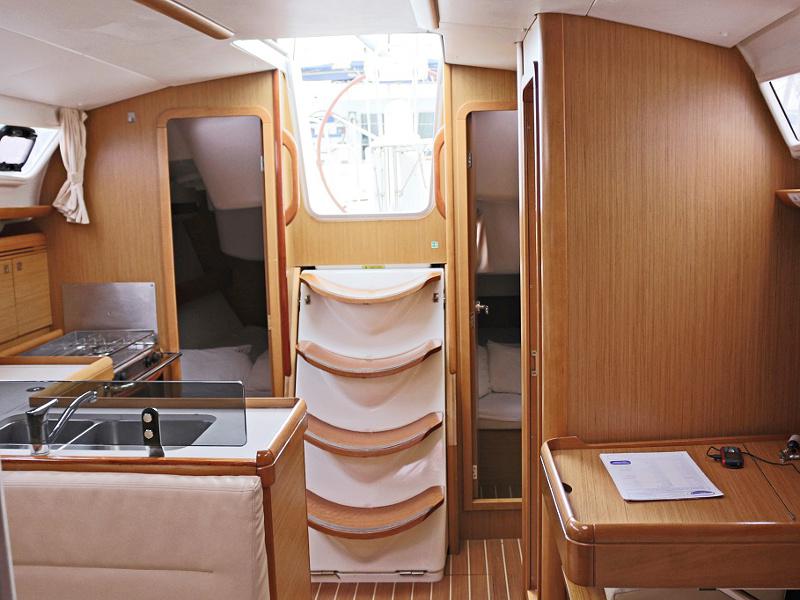 Book yachts online - sailboat - SUN ODYSSEY 36i - SEDNA - rent