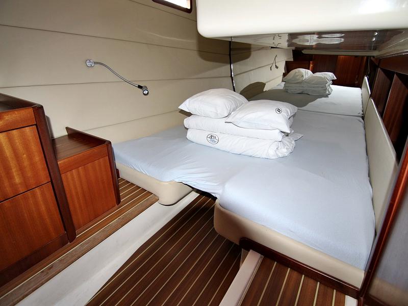 Book yachts online - motorboat - ADRIANA 44 BT (12) - FRANKA - rent