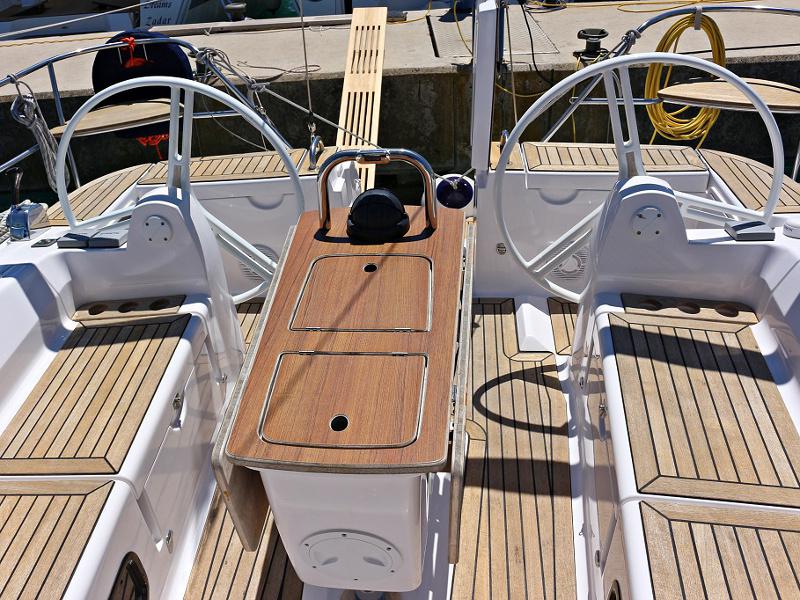 Book yachts online - sailboat - ELAN 444 Impression BT - SAGITTA - rent