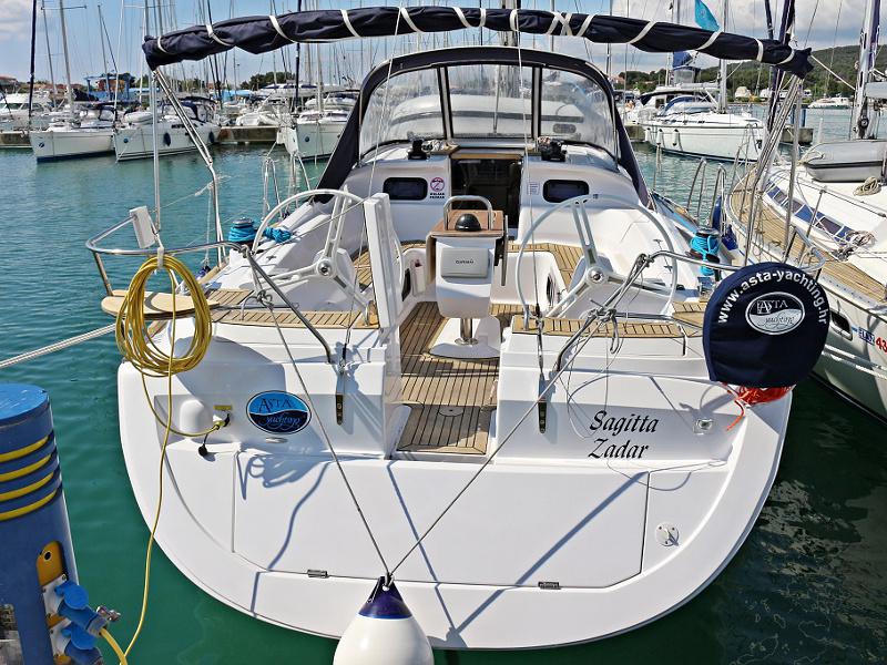 Book yachts online - sailboat - ELAN 444 Impression BT - SAGITTA - rent