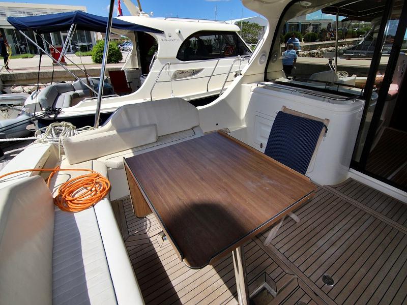 Book yachts online - motorboat - Adriana 44 BT (20) - ROBERTA - rent