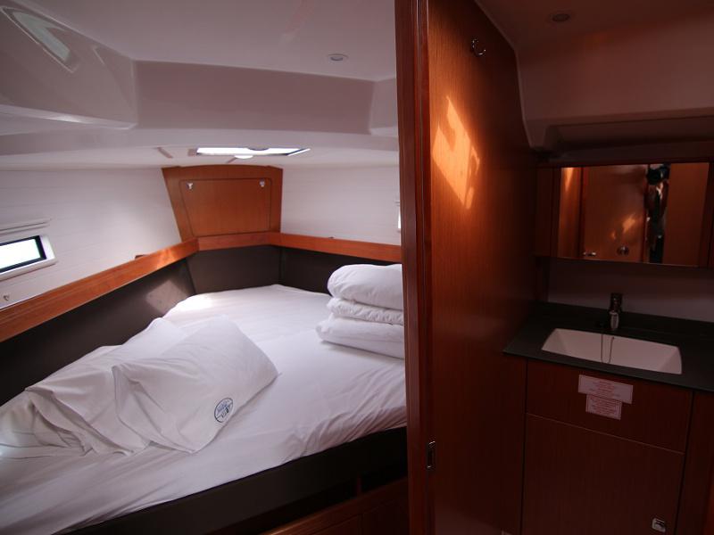 Book yachts online - sailboat - BAVARIA C 41 BT - PATRIZIA - rent