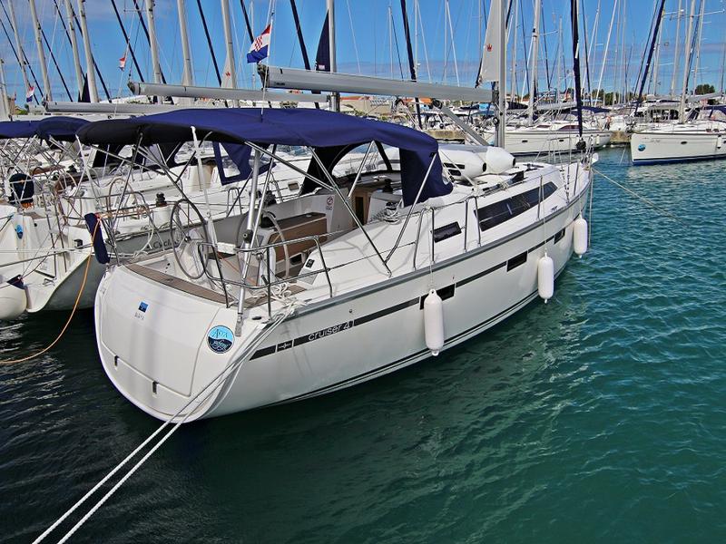 Book yachts online - sailboat - BAVARIA C 41 BT - REBECCA - rent