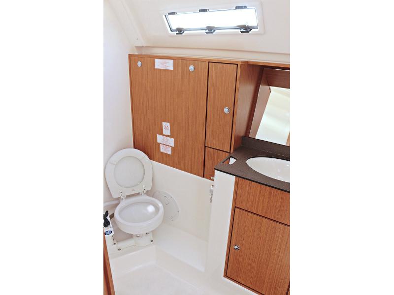 Book yachts online - sailboat - BAVARIA C 40 BT - MARISA - rent