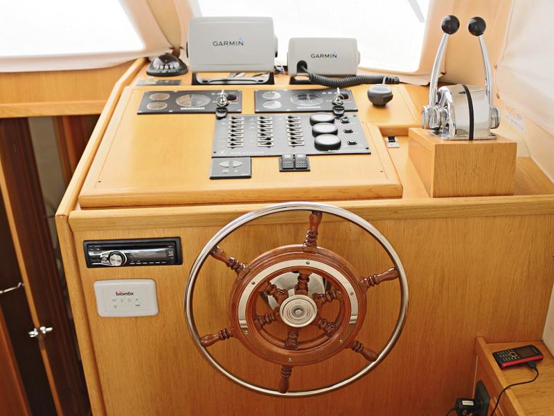 Book yachts online - motorboat - ADRIA 1002V BT (11) - VELLA - rent