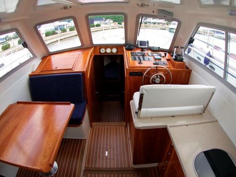 Book yachts online - motorboat - ADRIA 1002V BT (11) - VELLA - rent