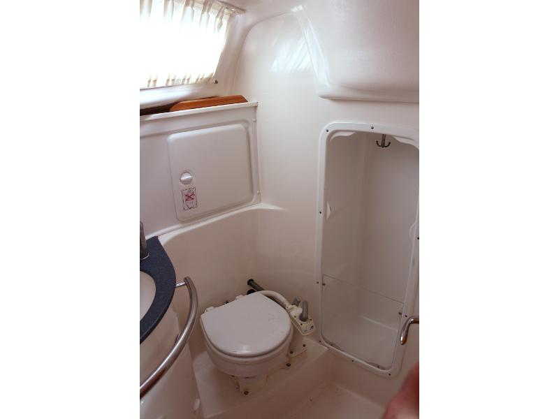 Book yachts online - sailboat - BAVARIA 33 C - MANDA - rent