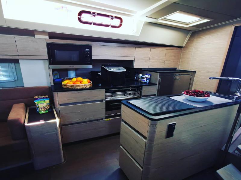 Book yachts online - sailboat - Hanse 548 - MILA FELICE - rent