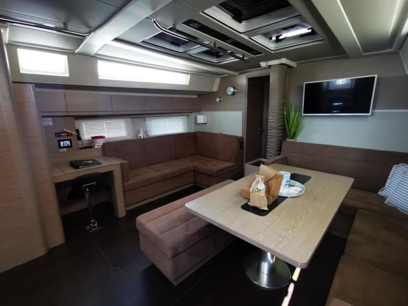 Book yachts online - sailboat - Hanse 548 - MILA FELICE - rent