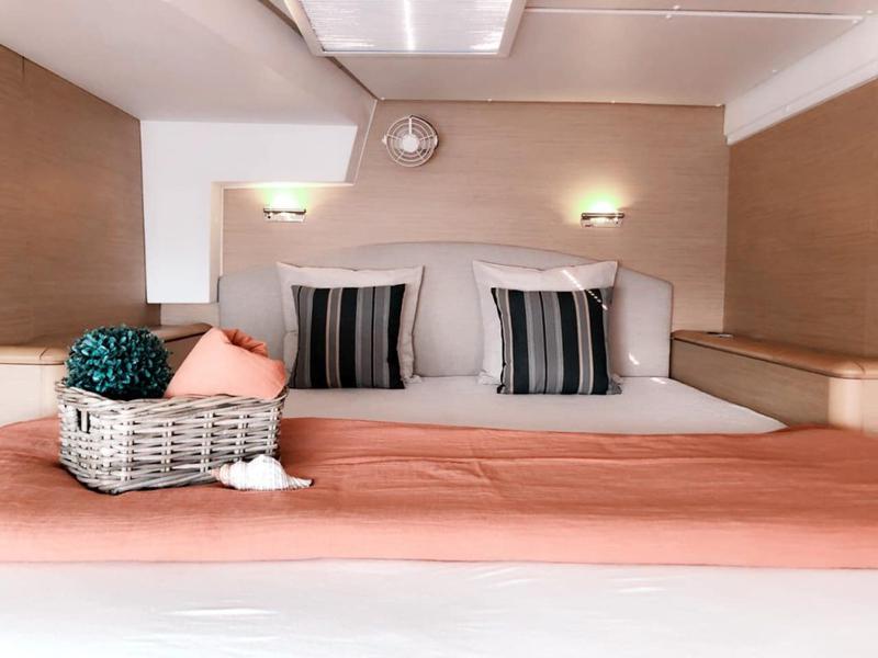 Book yachts online - catamaran - Lagoon 500 - Parana II - rent