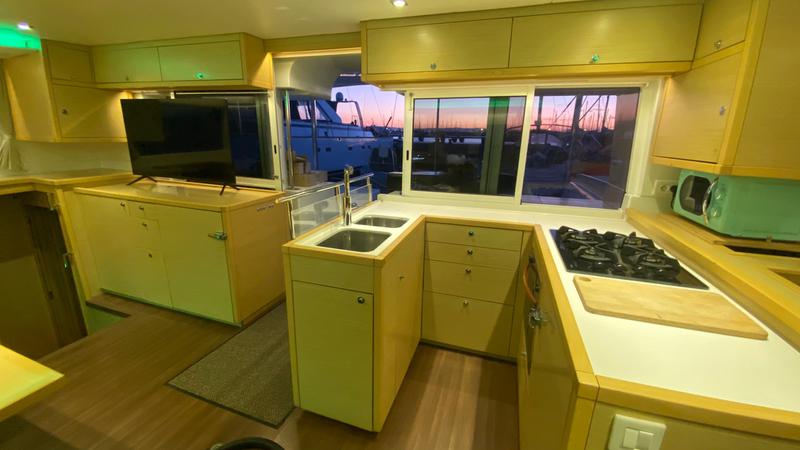 Book yachts online - catamaran - Lagoon 450  Flybridge - Fornes - rent