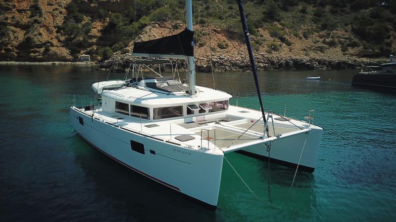 Book yachts online - catamaran - Lagoon 450  Flybridge - Fornes - rent