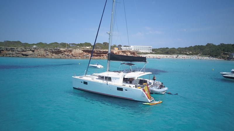 Book yachts online - catamaran - Lagoon 450  Flybridge - Fornes - rent