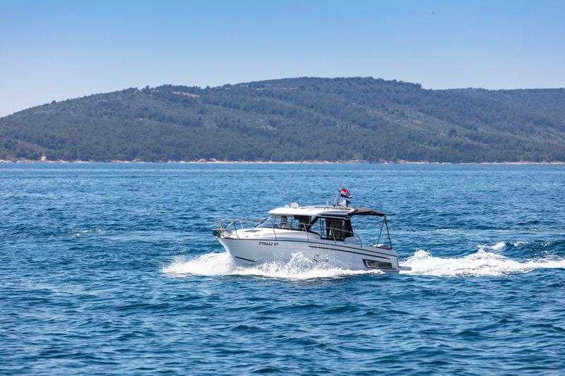 Book yachts online - motorboat - Merry Fisher 795 - ŽANA - rent