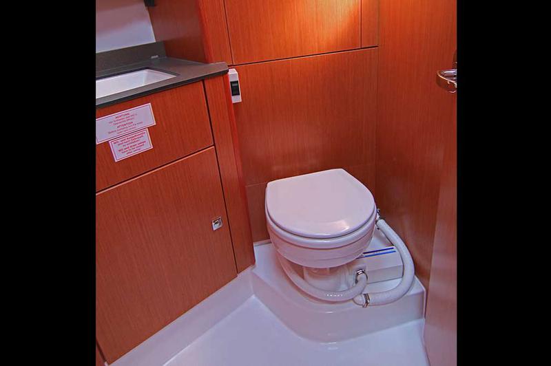 Book yachts online - sailboat - Bavaria 41 Cruiser - Nostalgia - rent