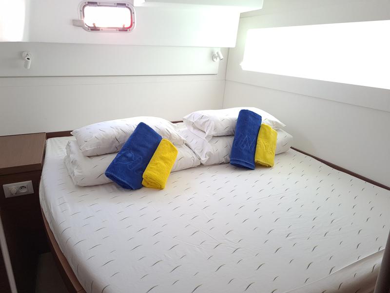 Book yachts online - catamaran - Lagoon 40 - SAILING POINT - rent