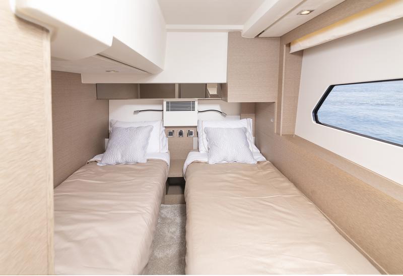 Book yachts online - motorboat - Prestige 460 Fly - Adudu 2 - rent