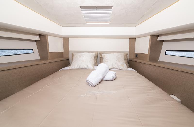 Book yachts online - motorboat - Prestige 460 Fly - Adudu 2 - rent