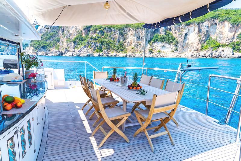 Book yachts online - catamaran - Caribe 69 - Mystique - rent