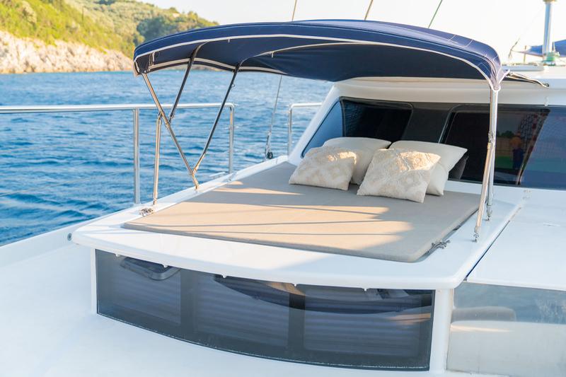 Book yachts online - catamaran - Caribe 69 - Mystique - rent