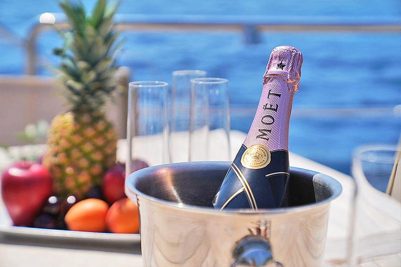 Book yachts online - catamaran - Caribe 69 - Mystique - rent