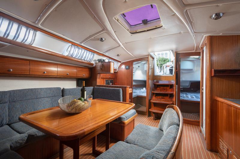 Book yachts online - sailboat - Bavaria 44 - TARISA  - rent