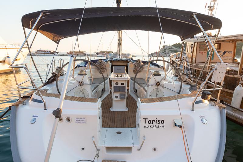 Book yachts online - sailboat - Bavaria 44 - TARISA  - rent