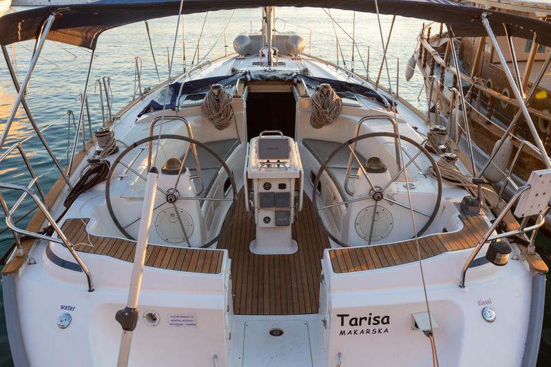 Book yachts online - sailboat - Bavaria 44 - TARISA  - rent