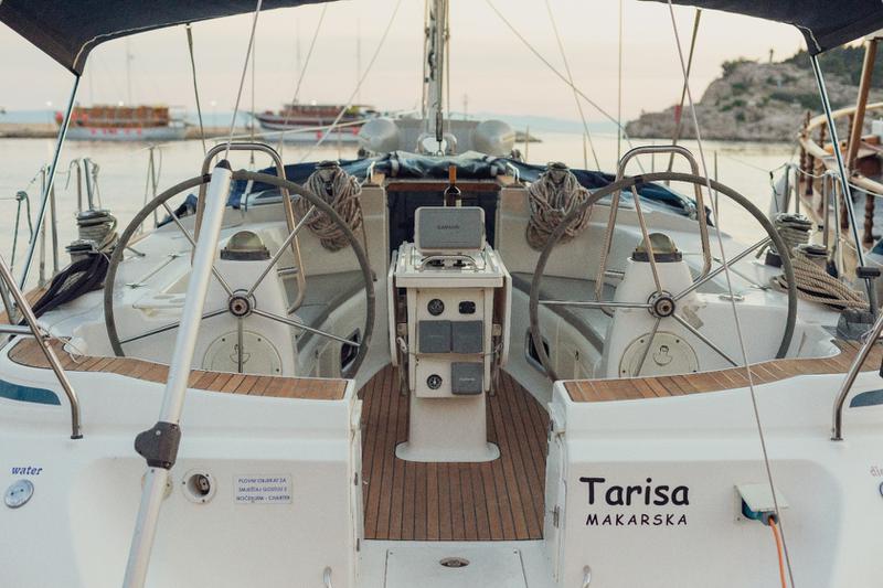 Book yachts online - sailboat - Bavaria 44 - TARISA  - rent
