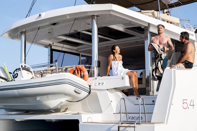 Book yachts online - catamaran - Bali 5.4. - Sikelia - rent