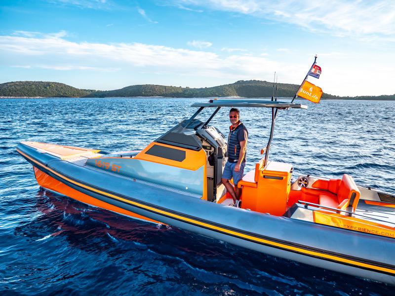 Book yachts online - motorboat - Veli 10 - THUNDER only SKIPPERED - rent