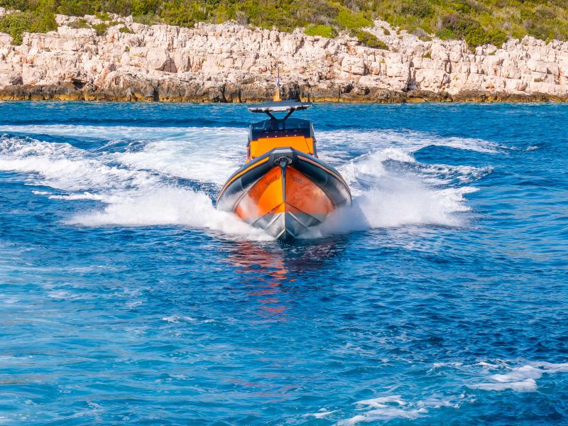 Book yachts online - motorboat - Veli 10 - THUNDER only SKIPPERED - rent