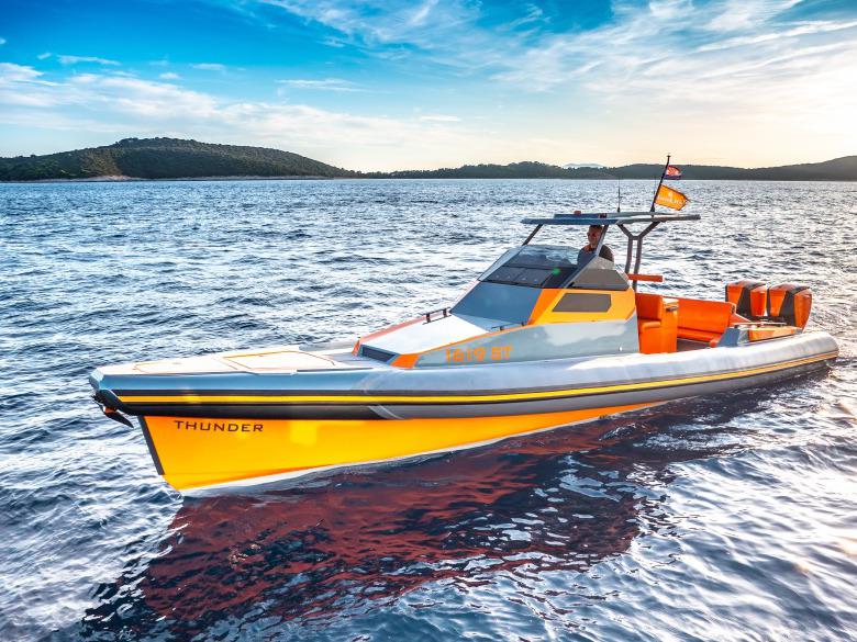 Book yachts online - motorboat - Veli 10 - THUNDER only SKIPPERED - rent