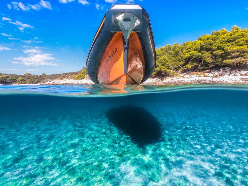 Book yachts online - motorboat - Veli 10 - THUNDER only SKIPPERED - rent