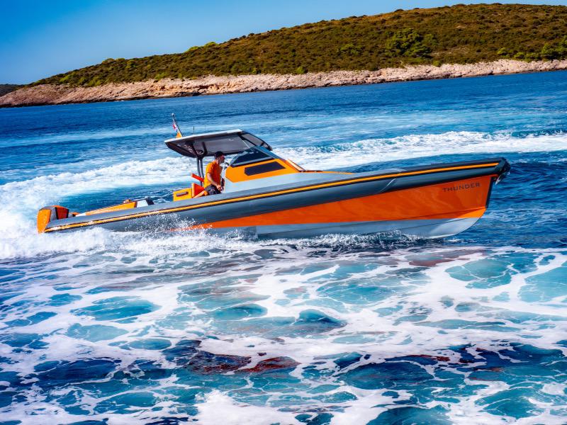 Book yachts online - motorboat - Veli 10 - THUNDER only SKIPPERED - rent