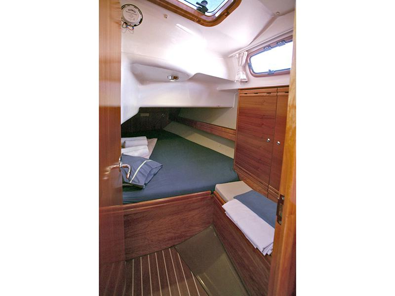 Book yachts online - sailboat - Bavaria 37 Cruiser - Nestor - rent