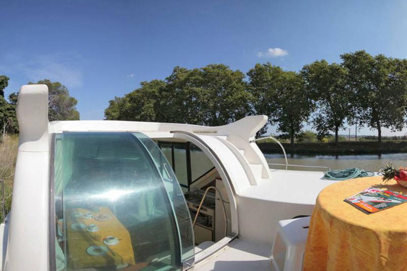 Book yachts online - motorboat - Confort 900 DP - MARIGNY FR - rent