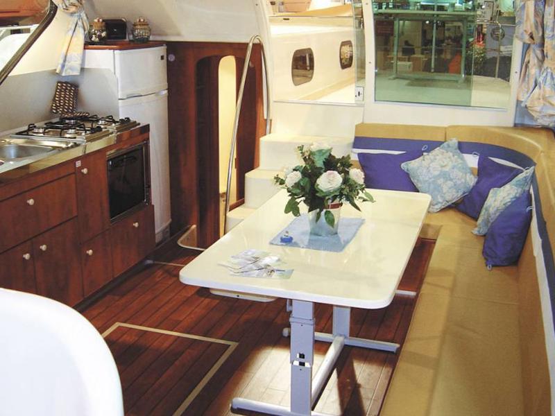 Book yachts online - motorboat - Confort 1100 - SERMOISE FR - rent